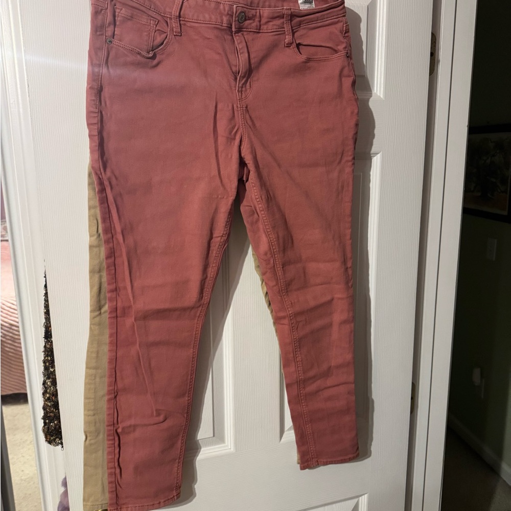 2 Pairs! Old Navy Rockstar Super Skinny Jeans